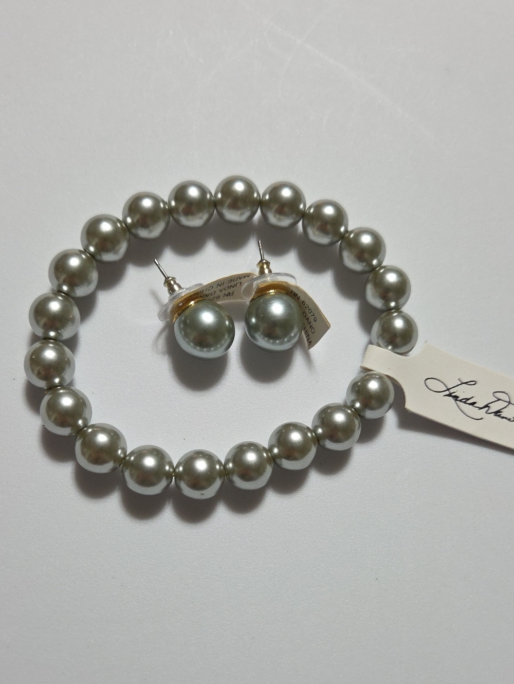 NWT Linda Dano Gray Faux Pearl Stretch Bracelet & Post Earrings Jewelry Set